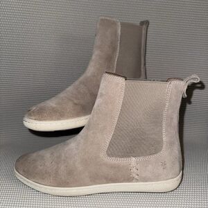 Frye Melissa Chelsea Beige Suede Pull On Boots Booties Shoes Womens Size 9.5